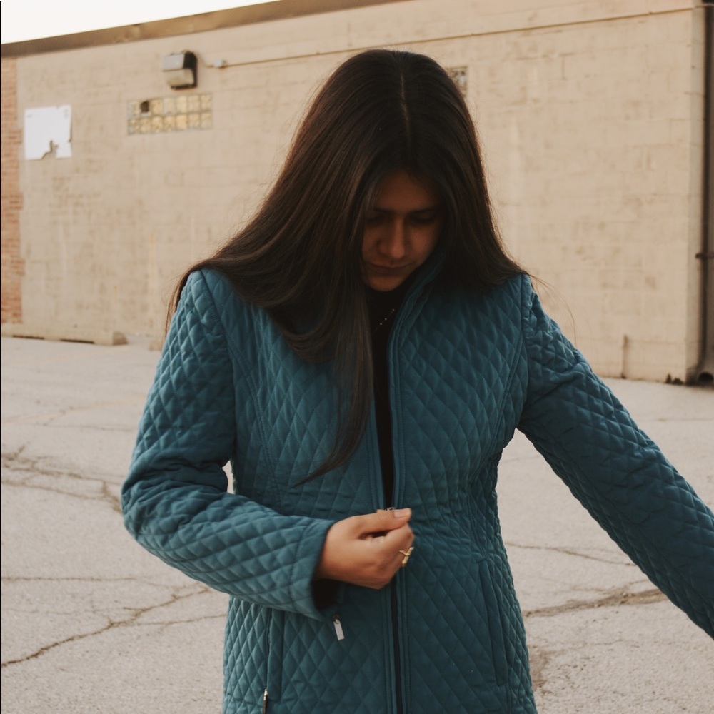 **Like New** chic quilted jacket - rich blue